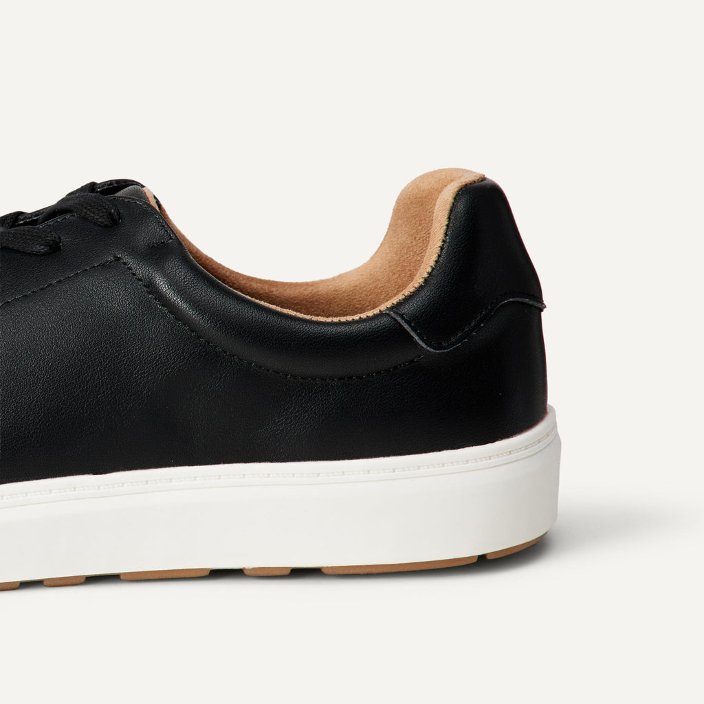 Amazon Essentials Men's Low Top Classic Sneakers